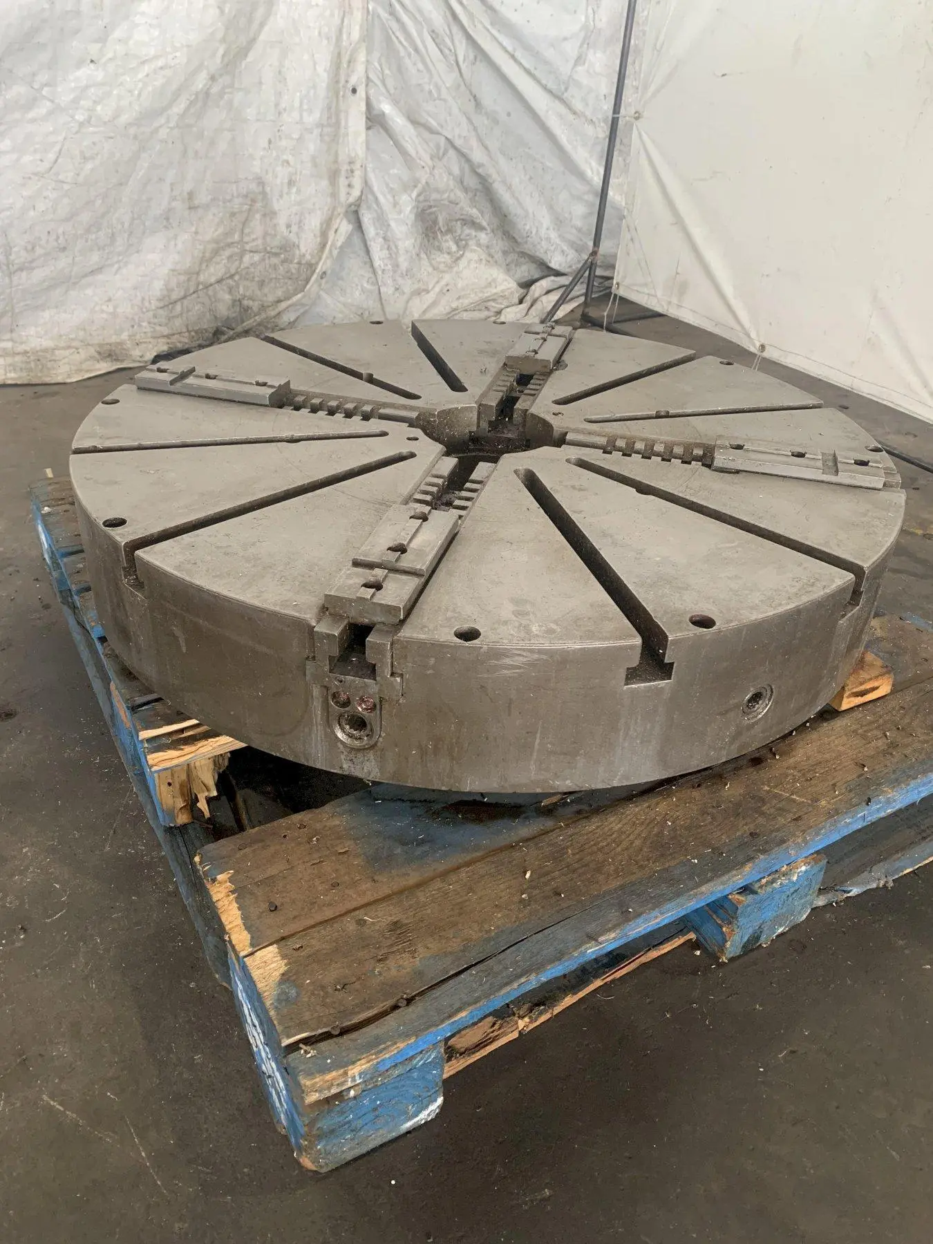 44" 4-JAW SELF CENTERING LATHE CHUCK. STOCK # 0998624.