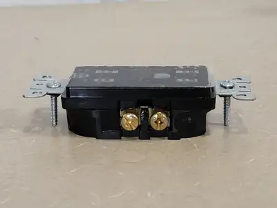 USED LEVITON T5325-E