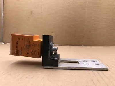 IFM OM5003 Photoelectric Sensor 10-30VDC 100mA DC 18m