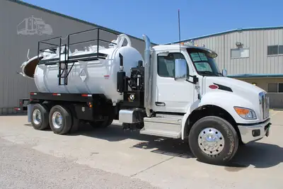 New | in-Stock 2027 PETERBILT 548 Vacuum Truck Texas US | Roll Off Truck World #1492027