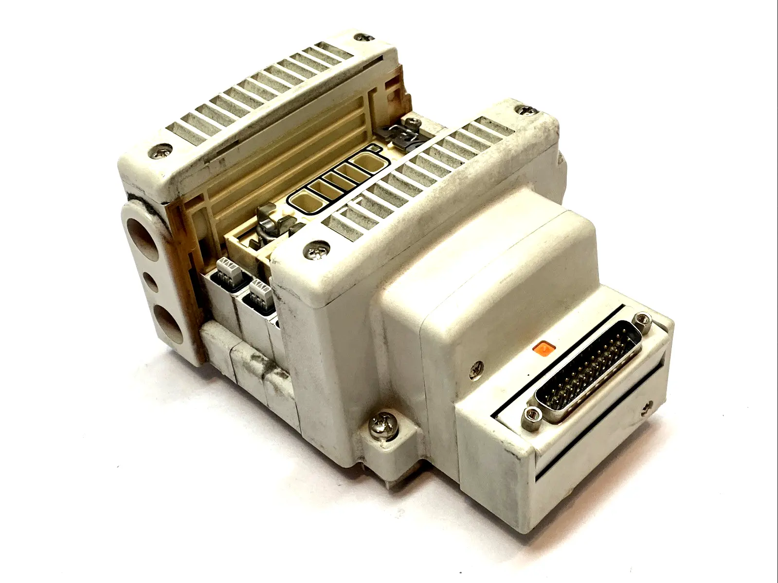 USED SMC PLUG-IN VALVE MANIFOLD BASE MISSING PORT