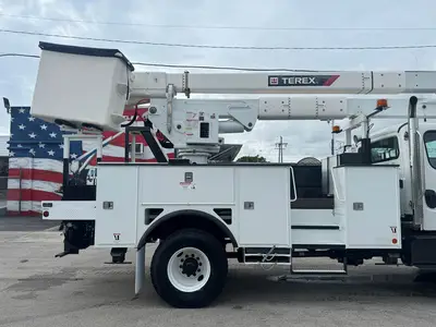Used 2019 FREIGHTLINER M2 106 Tractors & Trailers Florida US | Truck and Van Outlet #1506263