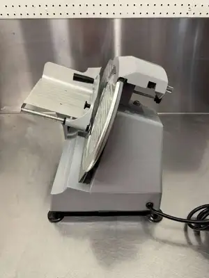 Used Chefs Choice Used 10" Chef's Choice 667 Electric Manual Deli Meat Slicer 120V Slicers / Dicers / Cutters Illinois US | Falcon Restaurant Supply #1375058