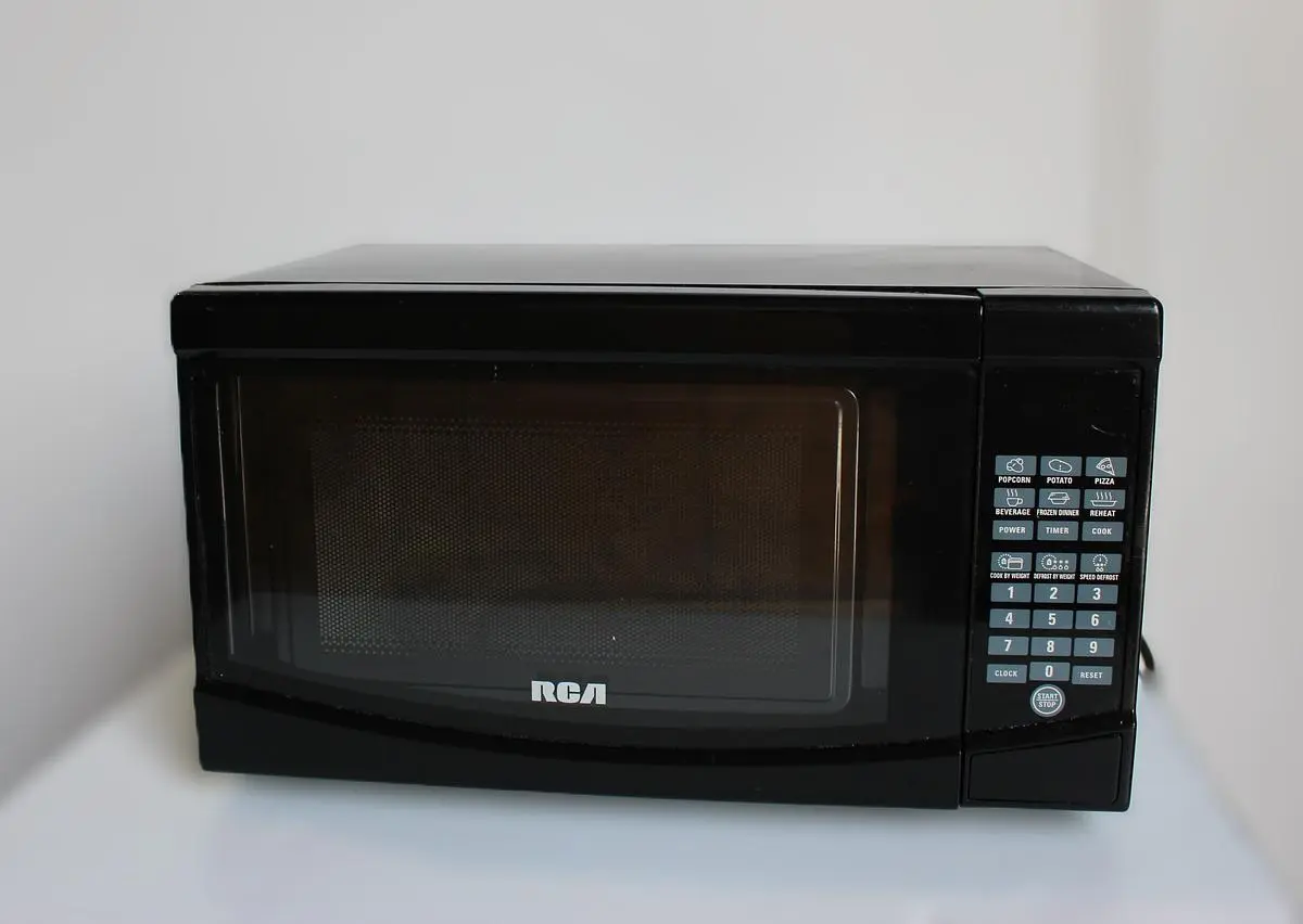 USED RCA R,W733B