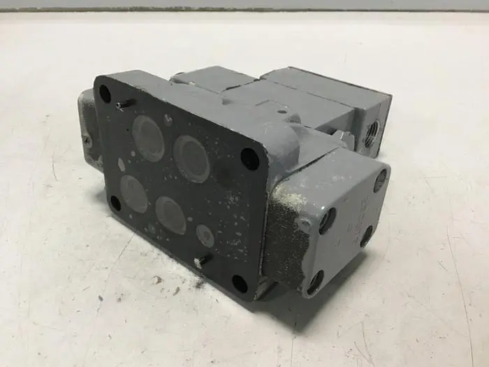 Used VICKERS DG4V32ALMFWB660EN21 Valves/Fittings Michigan US | Ideal Machinery #592150