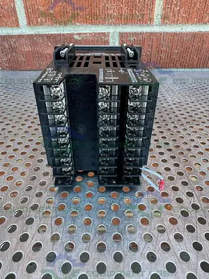 USED HONEYWELL DC3200-CB-300R-200-10000-E0-0 CONTROLLER 90-250 VAC