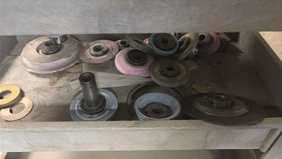 Used 1990 Cincinnati-Milacron No. 2, MODEL MT, 1990, TILT SPINDLE, ACCESSORIES Tool & Cutter Grinders Texas US | Machinery Values #1293204