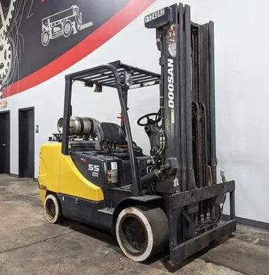 USED 2014 DOOSAN GC55C-5