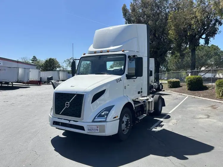 Used 2022 VOLVO VNR42T300 Conventional trucks California US | Ben Kaplan Equipment #1182480