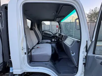 Used 2019 ISUZU NQR Reefer Trucks Florida US | Truck and Van Outlet #1509201