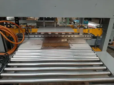 USED LD MACHINERY SEALER: LB-900 AND SHRINK TTUNNEL: LC-1500