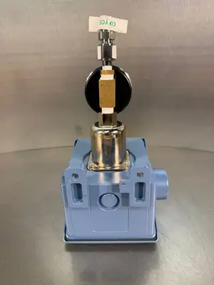 United Electric J402-15828 / 129030-10 Pressure Switch (12.6.5)