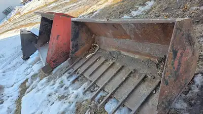 VARIETY BUCKETS Buckets | Iron Listing (25)