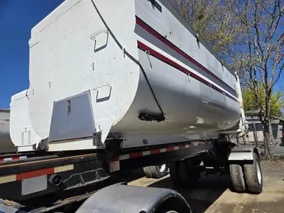 USED 2015 PETERBILT 579