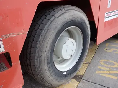 USED SHUTTLELIFT 5540F