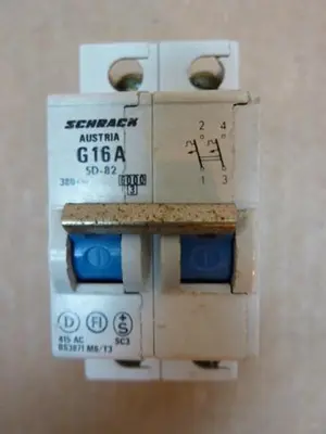 USED SCHRACK SD-82G 16A