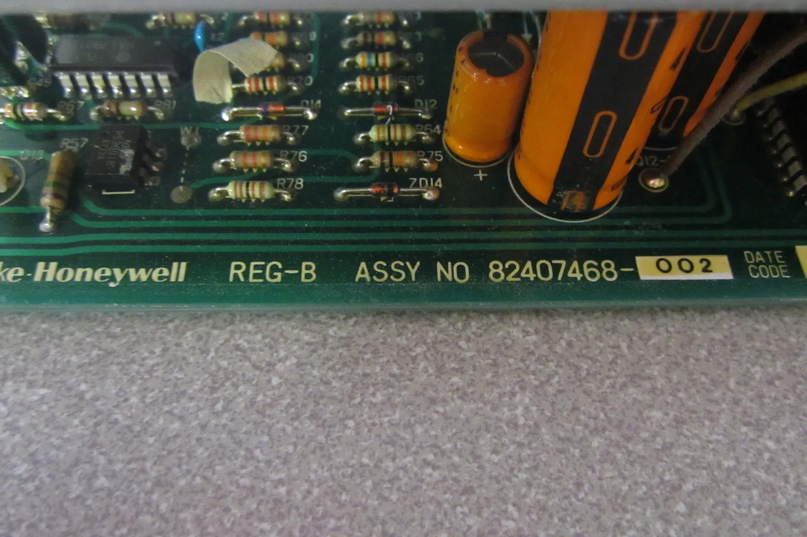 YAMATAKE-HONEYWELL 82407468-002 BOARD REGULATOR