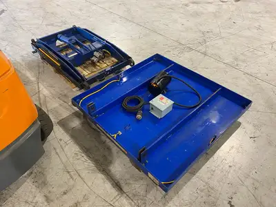 USED MAVERICK INDUSTRIAL SALES ELECTRIC/HYDRAULIC SCISSOR LIFT TABLE 3000LBS CAPACITY