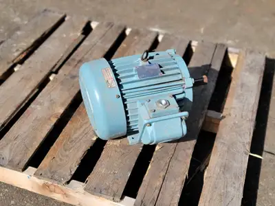7-1/2 hp, 575 volts, 3510 rpm, 213C Electric Motor