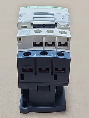NEW Schneider Electric LC1D09G7