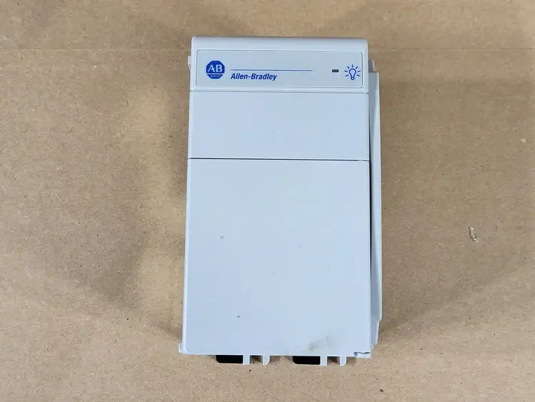 Used ALLEN-BRADLEY 1769-PA4 Misc Electrical & Power Parts British Columbia CA | Lenmark #252164