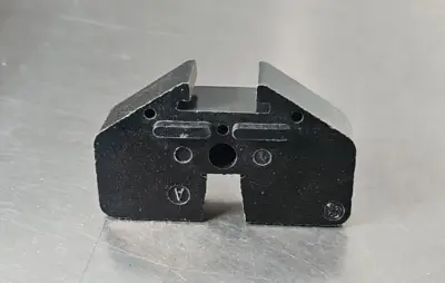 GE CR151A8 Terminal Block Sectional 30A 600 U-fuse clip B. Loc4D31