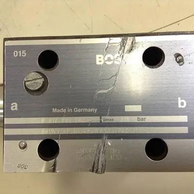 USED BOSCH 0 810 001 702