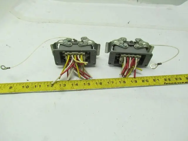 Harting 19300101520 Bulkhead mounted housing w/HAN EE 18 Pos Female Crimp Term.