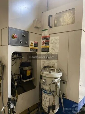 Used DOOSAN DMV-3016L Vertical Machining Centers Illinois US | Meadoworks #1492076