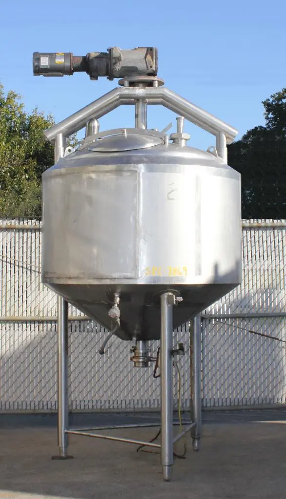 SPC7869  Kettle 300 gallon APV Crepaco processor kettle, agitator 1.5 hp side scrape, 75 psi jacket rating, Stainless Steel, internal baffles