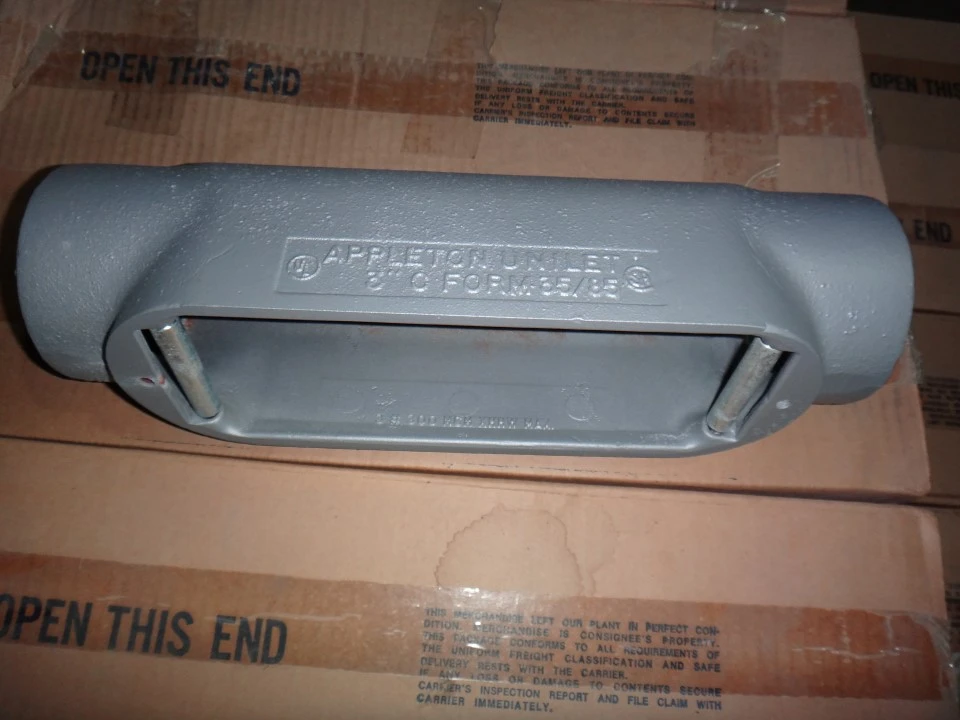 Appleton C300-M 3" conduit body
