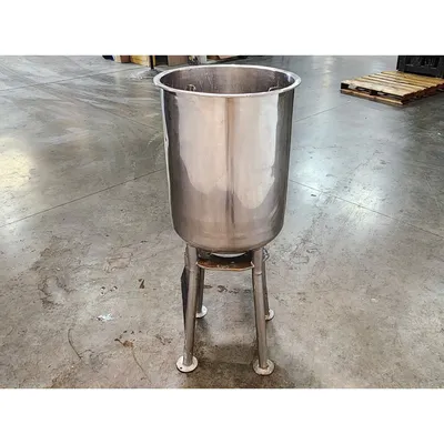 Used 25 Gallon Skerman Stainless Steel Vertical Mix Tank
