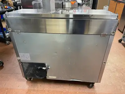 Used Turbo Air Used 44" Turbo Air TPR-44SD Super Deluxe Refrigerated Pizza Prep Table 120V - CC Food Prep Tables Illinois US | Falcon Restaurant Supply #1374983