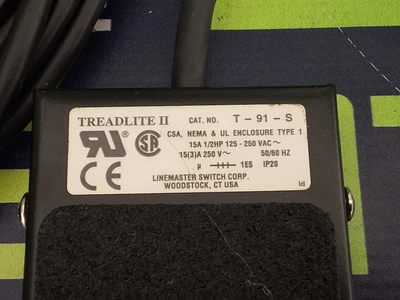 LINEMASTER TREADLITE II T-91-S FOOT SWITCH WITH CABLE & PLUG