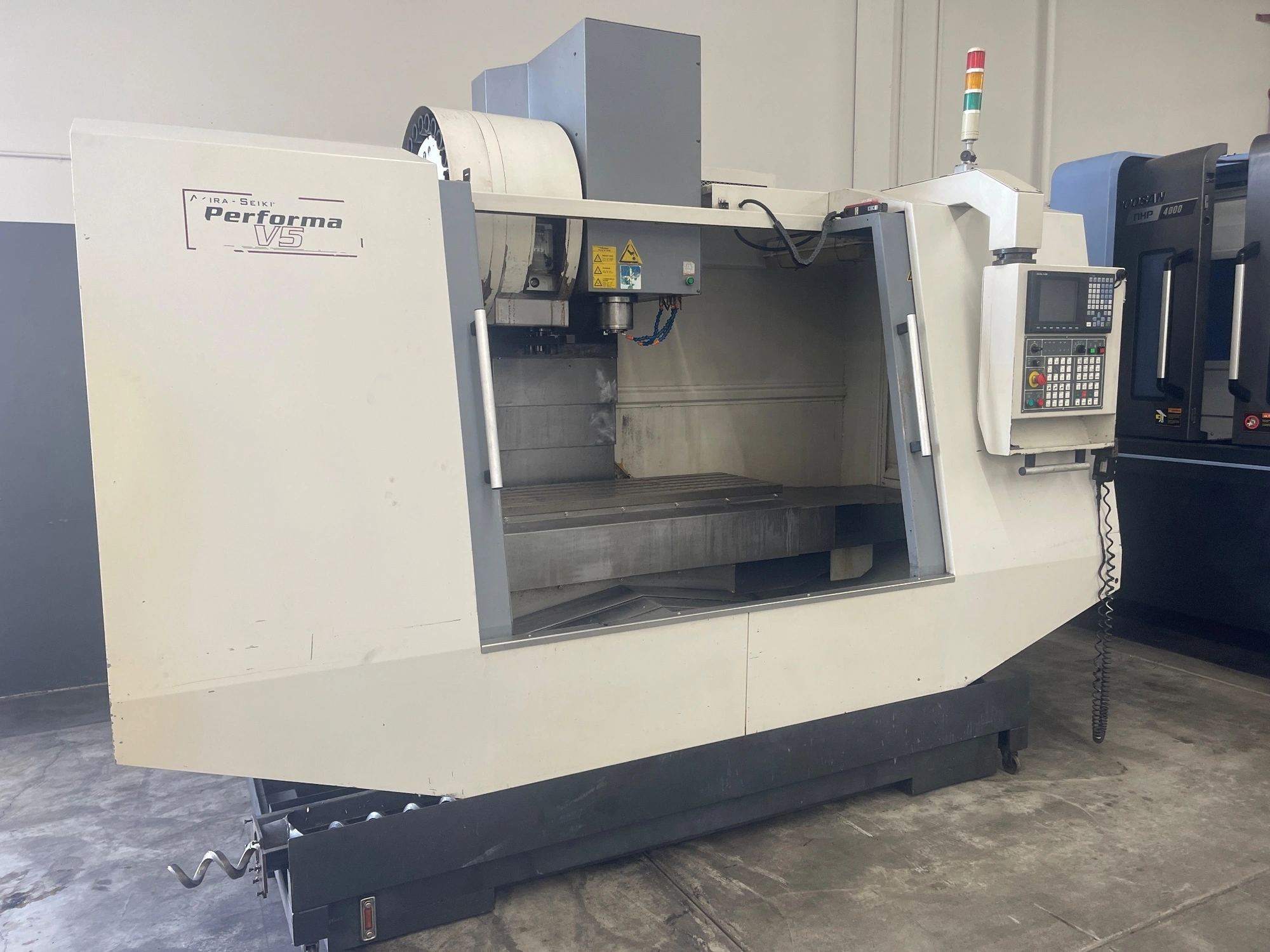 USED 2007 AKIRA SEIKI PERFORMA V5A-XP