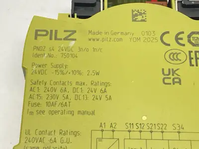 PNOZ s4 24VDC 3n/o 1n/c | Pilz  Standalone Sigma Safety Relay 750104 NO COVER - For parts or not working