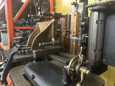 0347-385 Kenloc Model 10 Straight Line Engine Turning Machine