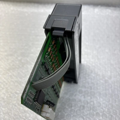 USED Allen-Bradley 1746-IB32