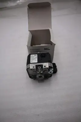 NEW KROM SCHRODER DG10U-3N 84447315 GAS PRESSURE SWITCH STOCK H625A
