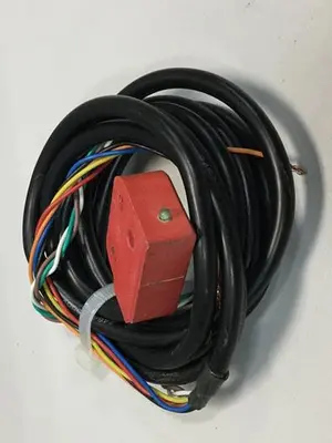 USED IDEM SAFETY SWITCHES 114105