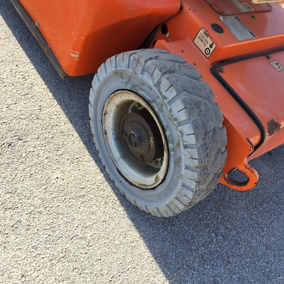 USED 2012 JLG E400AJPN