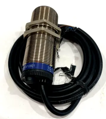 NEW TELEMECANIQUE XSAV12801 INDUCTIVE PROXIMITY SENSOR
