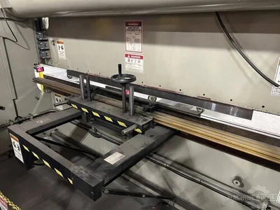 USED 2002 ACCURPRESS 717512