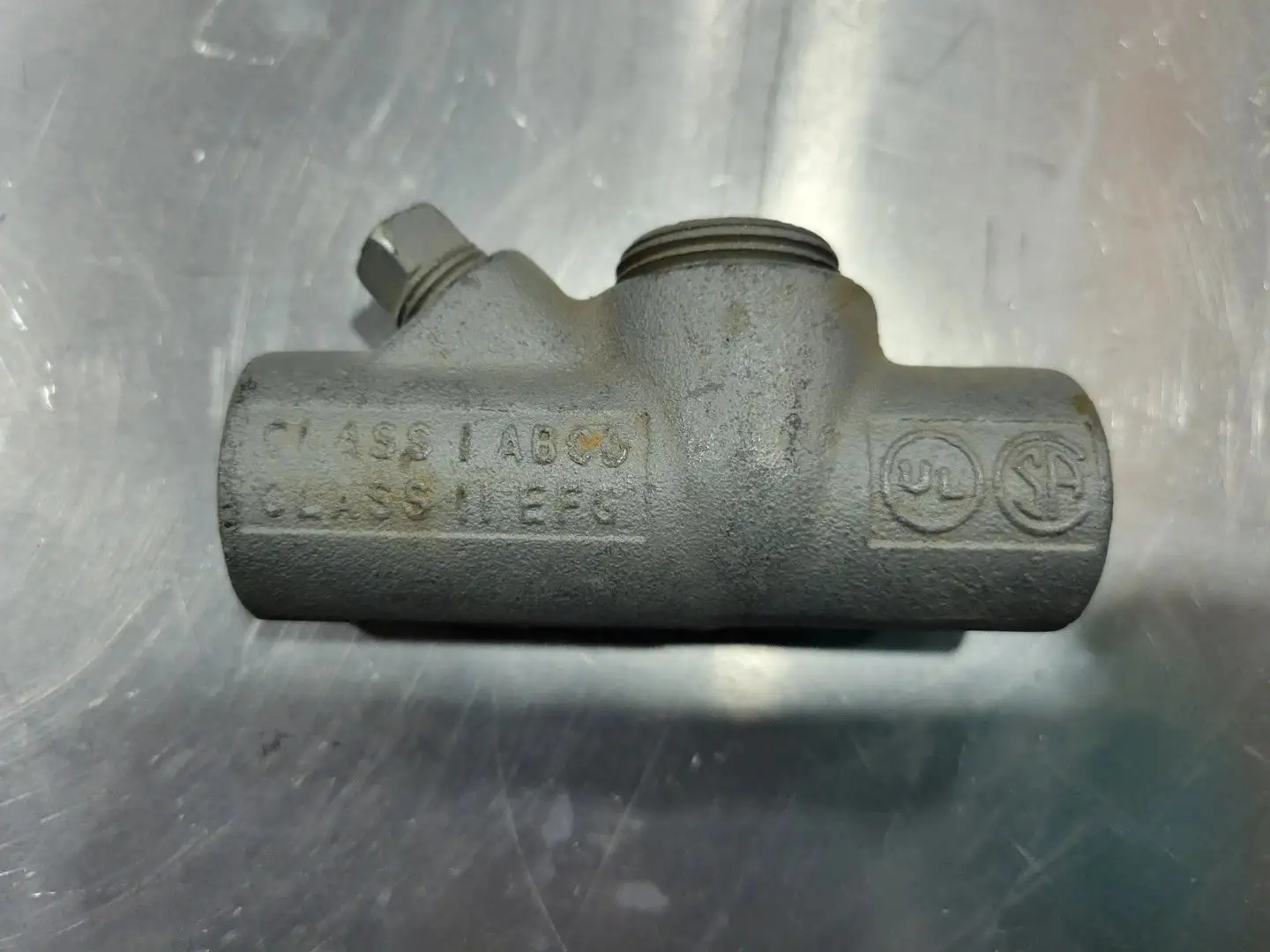 USED APPLETON EYF-EYH