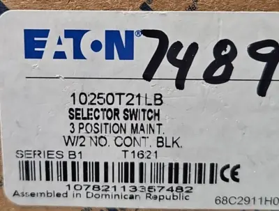 Eaton 10250T21LB Ser B1 Selector switch 3 position maint. Loc4E35