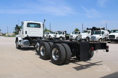 New | in-Stock 2026 INTERNATIONAL HX Cab Chassis trucks Texas US | Roll Off Truck World #1491798