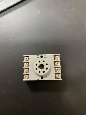 OMRON Relay Socket, Finger Safe, Octal, 8 Pin, 10A