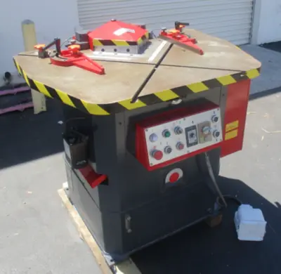 USED AMADA CS-220