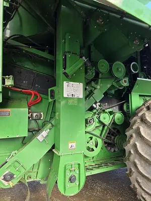 USED 2014 JOHN DEERE S670