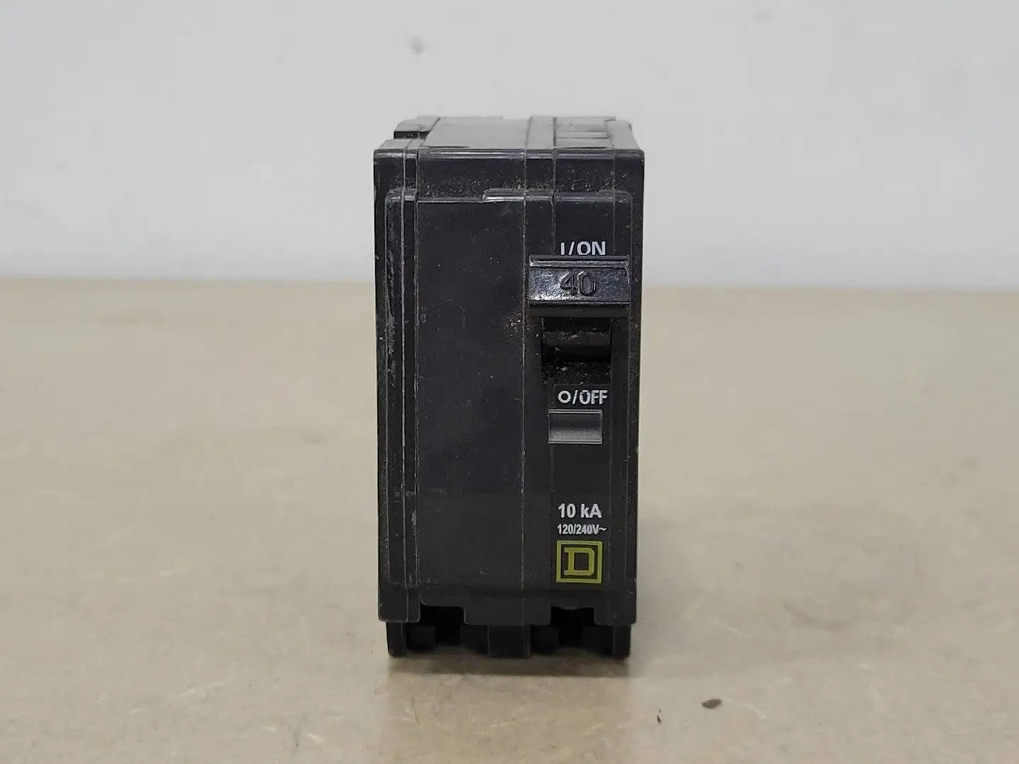 USED SQUARE D QO240
